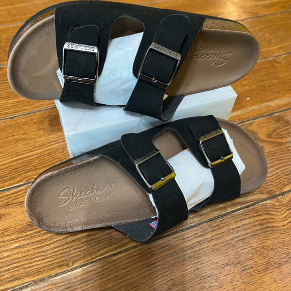 Skechers luxe foam Birkenstock style sandals - Picture 6 of 8